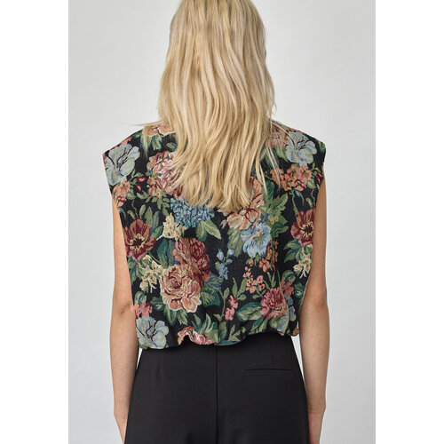Sisters Point N.Garwin Vest Flower Jacquard Sisters Point N.Garwin Vest Flower Jacquard