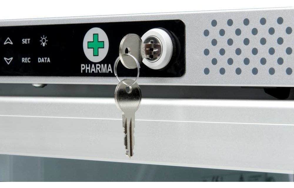 Vestfrost AKG 337 Medicine refrigerator solid door with DIN58345
