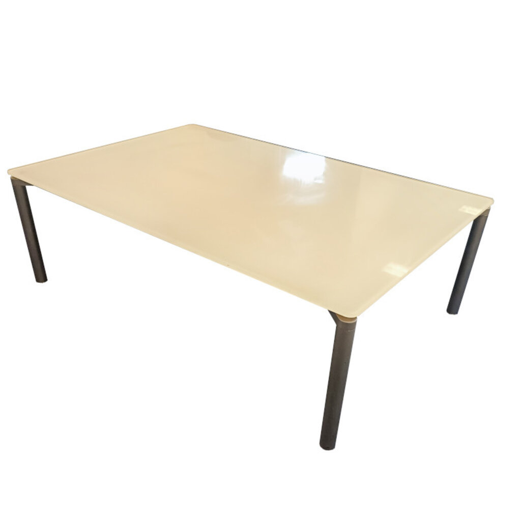 Fritz Hansen Glazen Tafel Melkglas H38xB120xD80
