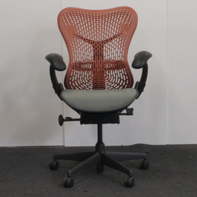 Herman Miller Mirra Bureaustoel Antraciet Antraciet Rood