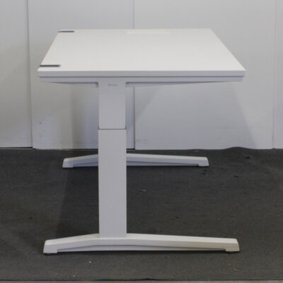 Steelcase Slingerbureau Wit Wit B140 x D80