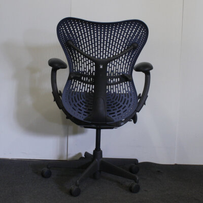 Herman Miller Mirra Bureaustoel Antraciet Antraciet Donkerblauw