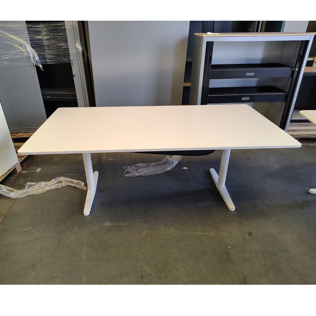 Vitra Vergadertafel Wit B200xD100 Recht Blad