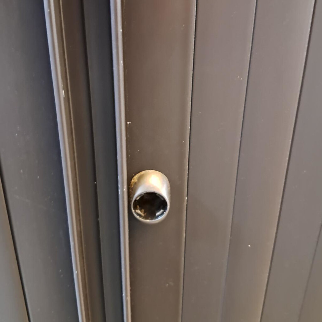 Ahrend Roldeurkast Zilvergrijs Zwarte Deuren B-Keus H195xB120xD45