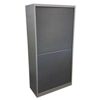 Kinnarps Rolluik Kast Zilvergrijs Donkergrijs H197xB100xD45 Kinnarps Rolluik Kast Zilvergrijs Donkergrijs H197xB100xD45