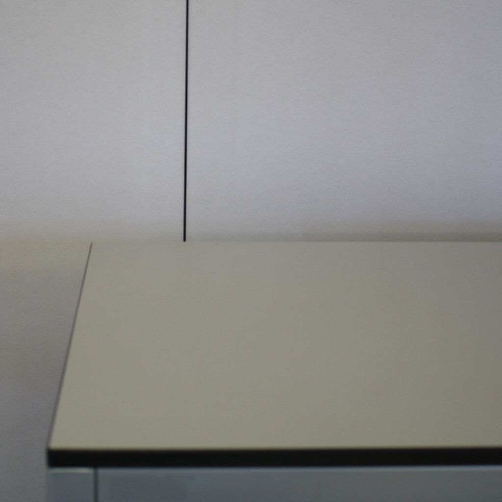 Gispen Meta Roldeurkast Zilvergrijs Zilvergrijs Lichtgrijs 132 x 120 x 47 B-keus
