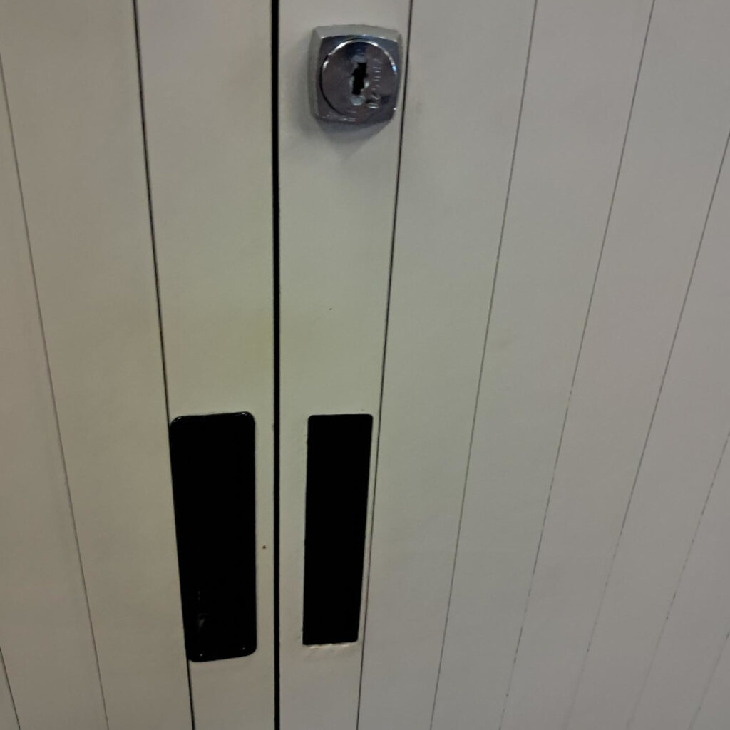 van Blerk Roldeurkast Donkerbruin Lichtgrijs H195xB120xD45