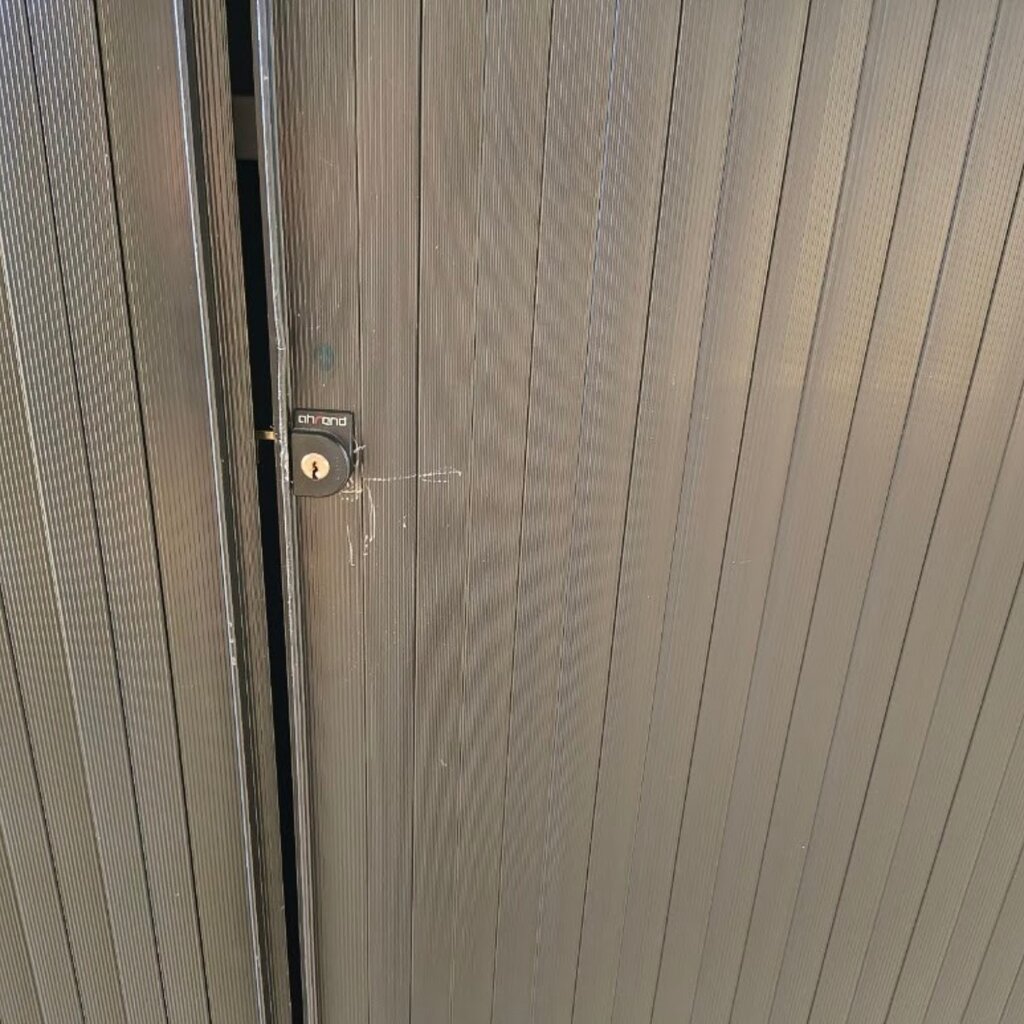 Ahrend Roldeurkast Zilvergrijs Zwart Ribbel 195 x 120 x 45 B-Keus
