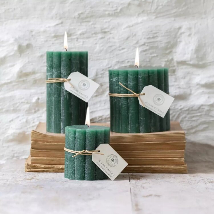 Grand Illusions Emerald Green Scalloped Pillar Candle