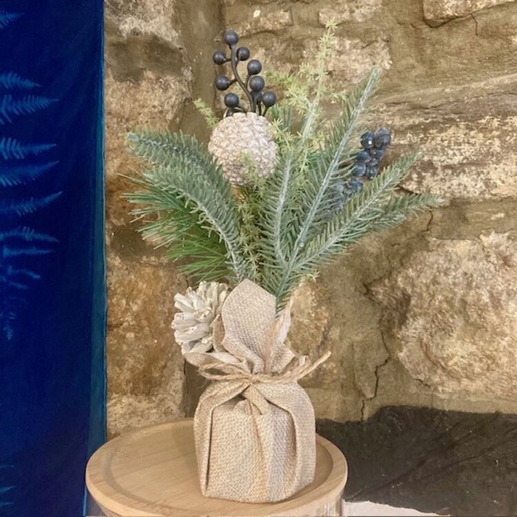 Grand Illusions Blueberry & Fircone Tree