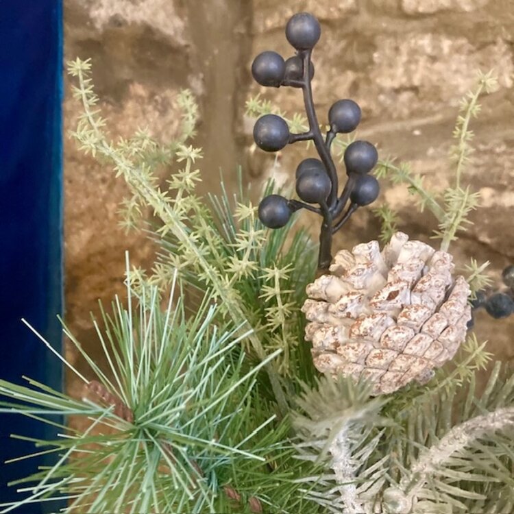 Grand Illusions Blueberry & Fircone Tree