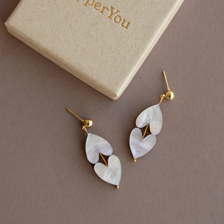 Pepper You Queen of Hearts Drop Earrings - Marble White