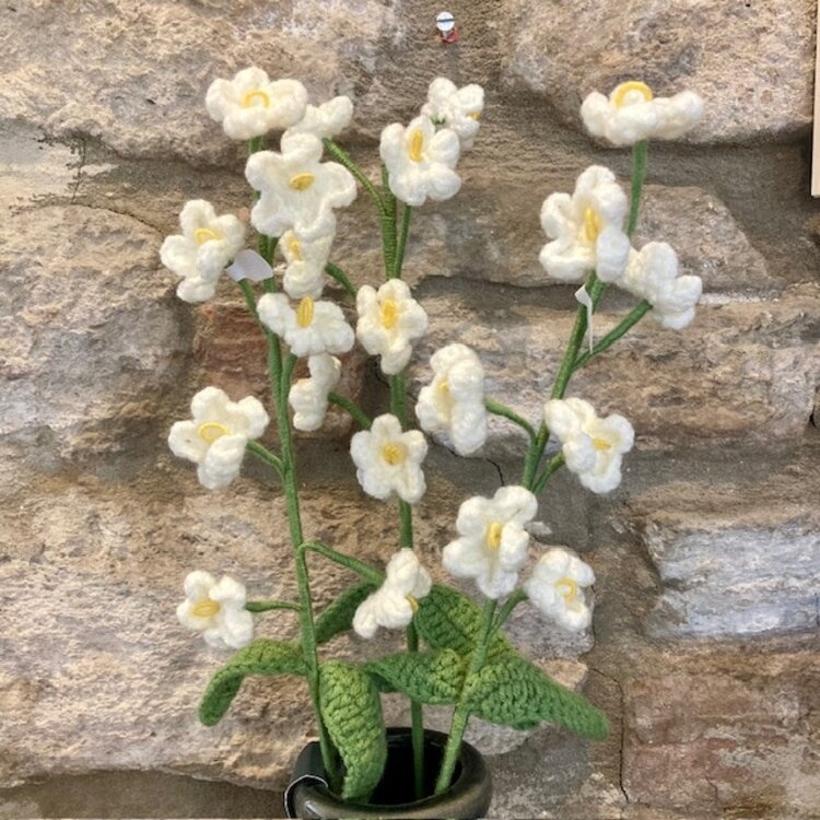 Heaven Sends Knitted White Daisy Stem