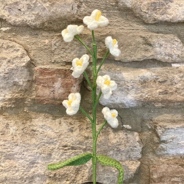 Heaven Sends Knitted White Daisy Stem
