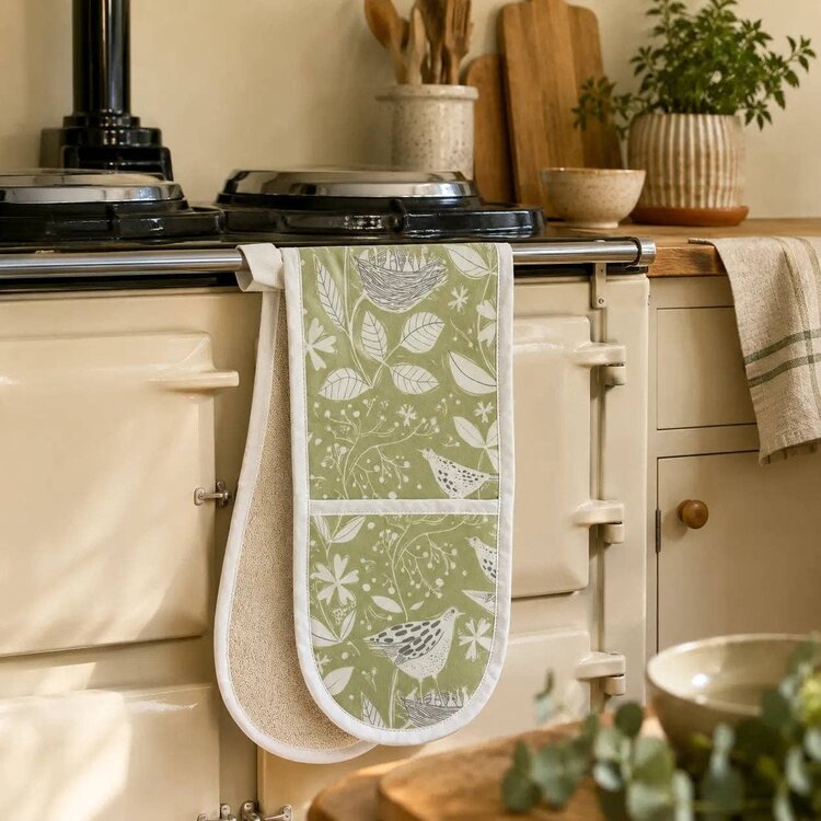 Sam Wilson Green ‘Hedgerow’ Oven Gloves