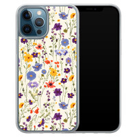 Leuke Telefoonhoesjes iPhone 12 (Pro) hybride hoesje - Wildflowers
