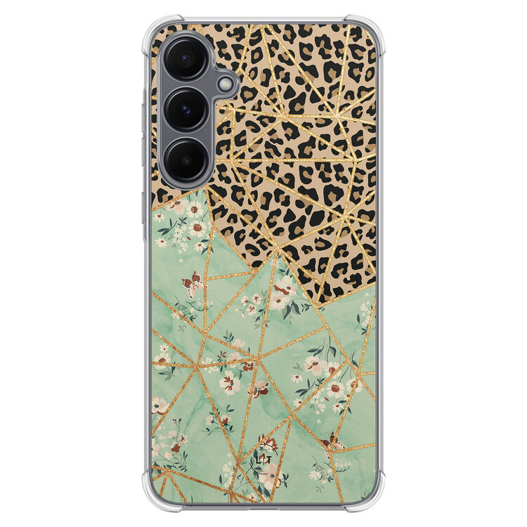 Leuke Telefoonhoesjes Samsung Galaxy A35 shockproof case - Luipaard flower print
