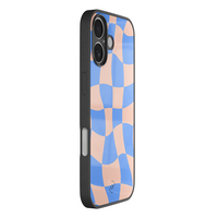 Leuke Telefoonhoesjes iPhone 17 hoesje glas - Wavy checkboard