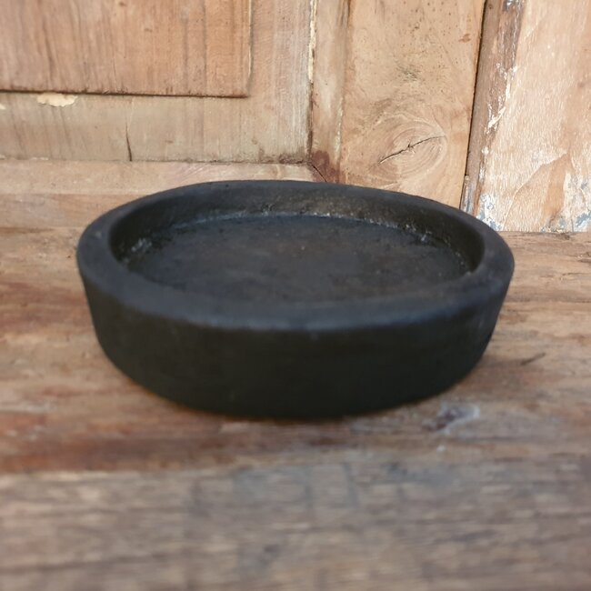 Still # 3164 - Plate 11 BS - Ca. 14 D x 2 H cm - aardewerk - Black Series