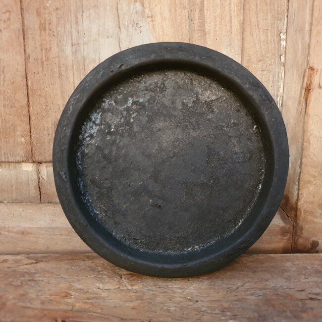 Still # 3164 - Plate 11 BS - Ca. 14 D x 2 H cm - aardewerk - Black Series