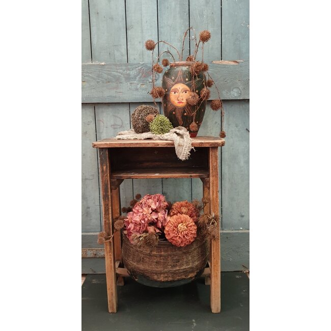 Oud houten schrijverstafeltje - alleen ophalen/wordt niet verzonden - excl. deco