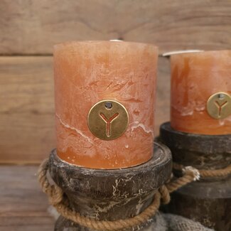 Brynxz ### RUSTIC CANDLE HONEY BROWN D.7 H.7