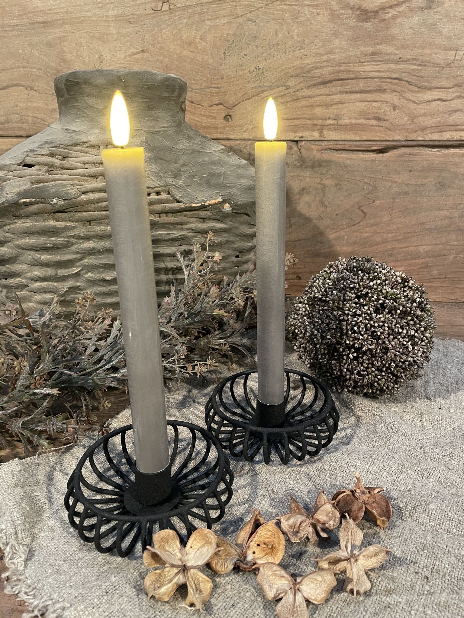 Zwart Metalen Blaker kandelaar 11 X 11 X 4 Woonwinkel Pommelientje Zwart metalen blaker kandelaar 11 x 11 x 4 woonwinkel pommelientje