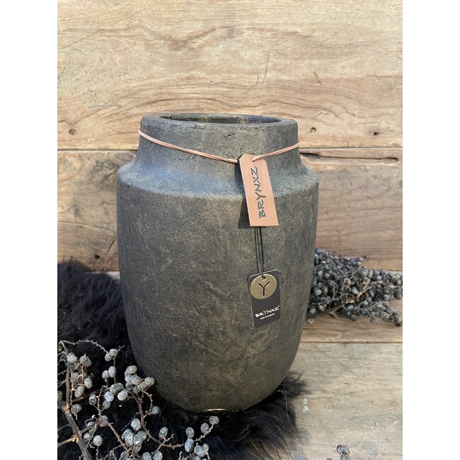 # Bruine vaas - aardewerk met leren touw - "Majestic Brown" 21 x 30 cm