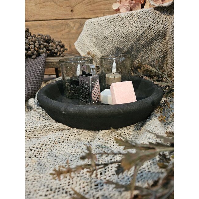 Still # 31921 - zwarte schaal aardewerk - 25 x 3 cm - Black Series