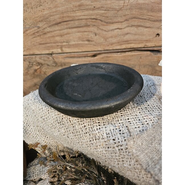 Still # 31923 - zwart aardewerk schaal - 16 x 2,5 cm - Black Series