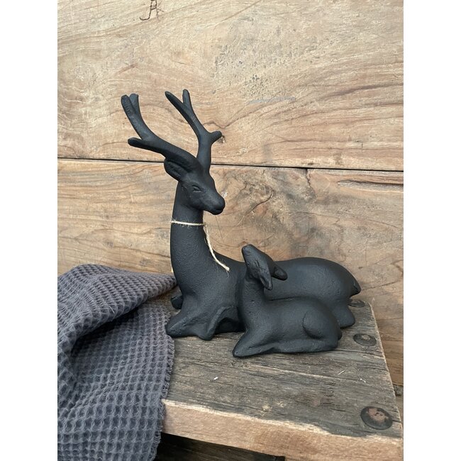 Zwart hert met jong - polystone - 20 x 12 x 22 cm