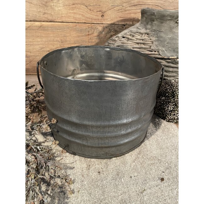 Iron bucket ears - ca. 30 x 30 x 23,5 cm (kan iets afwijken van foto)