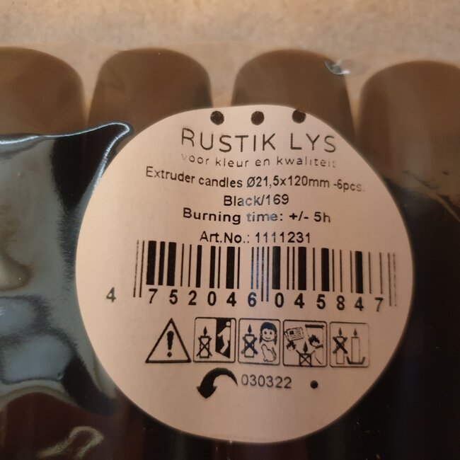 # Zwart - Pakje met 6 kaarsjes van 2,1 x 12 cm