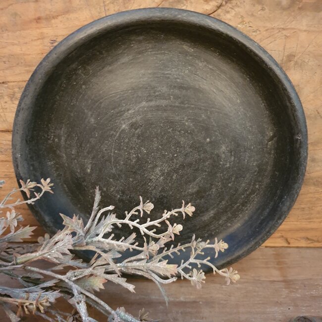 Still # 7018123 - New Plate S BV - Ca. 20 D x 3 H cm