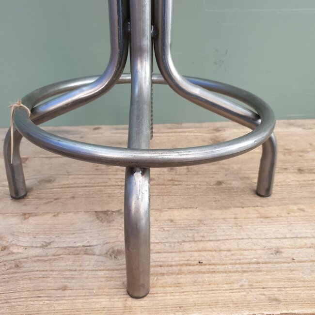 # i882 - kruk doa - 37 x 37 x 53,5 cm