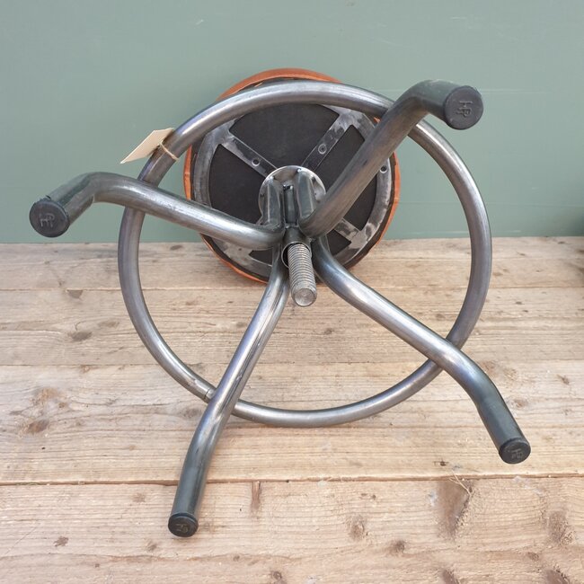 # i882 - kruk doa - 37 x 37 x 53,5 cm