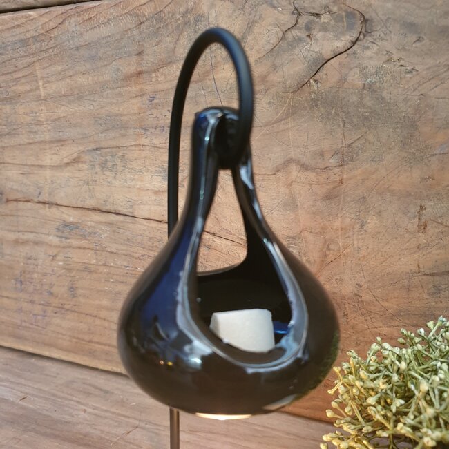 # Zwarte geurbrander "hangende druppel"