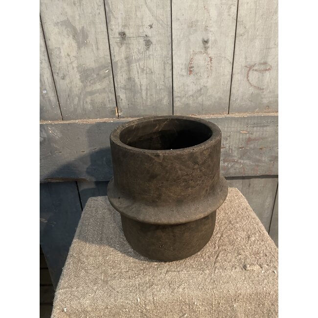 # Planter Line Majestic Brown L D.23 H.23