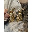 # Gouden haas met kind - 11 x 8 x 12 cm - per stuk