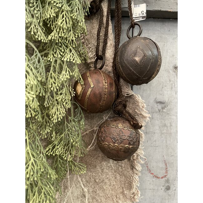 # mix - Houten bal aan touw - ca. 8 cm - per stuk