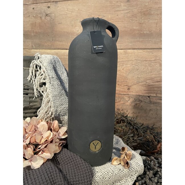 Afgeprijsde artikelen verzending eigen risico # Antraciet kruik met een oor 13 x 39 cm - Ancient Soil