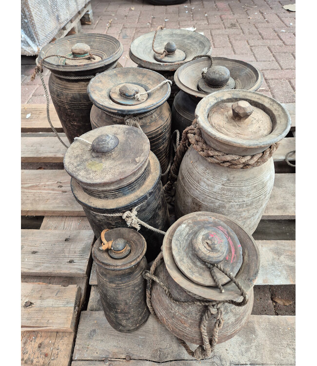## Mix - Nepalese houten pot met deksel - per stuk