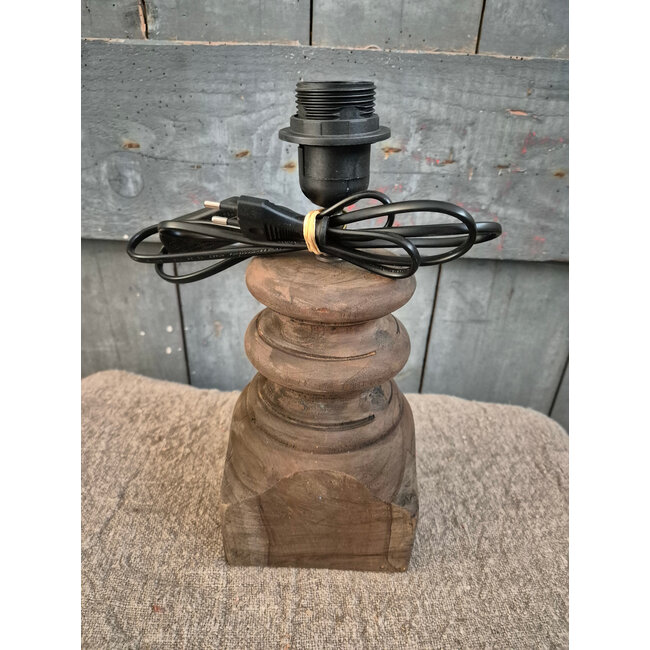 # Houten lampvoet (185) - 12 x 12 x 20 cm (29 cm incl fitting)