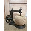 Spool "Sewing machine" with hemp yarn ball cast iron 17x17x10cm