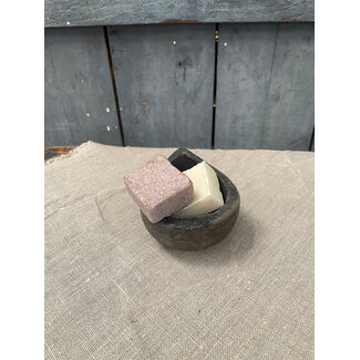 # Bakje - aardewerk - ca. 8 x 8 x 6 cm