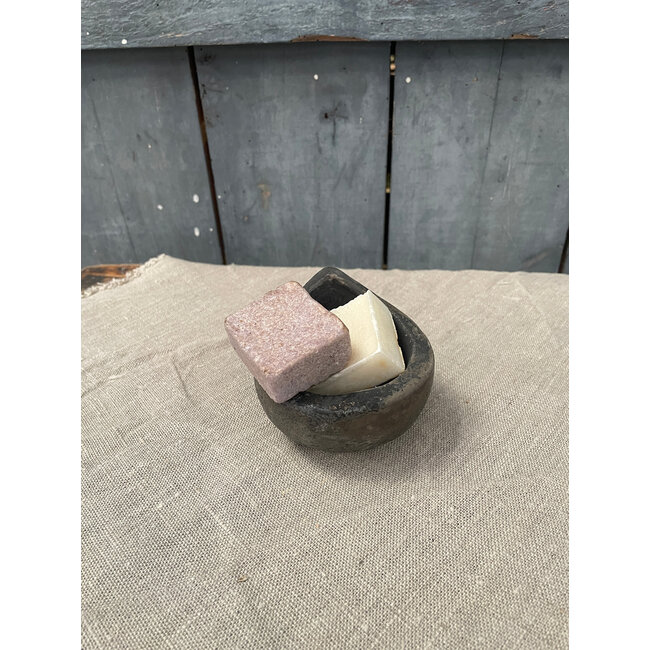 # Bakje - aardewerk - ca. 8 x 8 x 6 cm