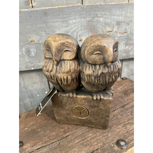 ## wordt niet verzonden - Two Owls At A Statue Majestic Brown D.14 H.18