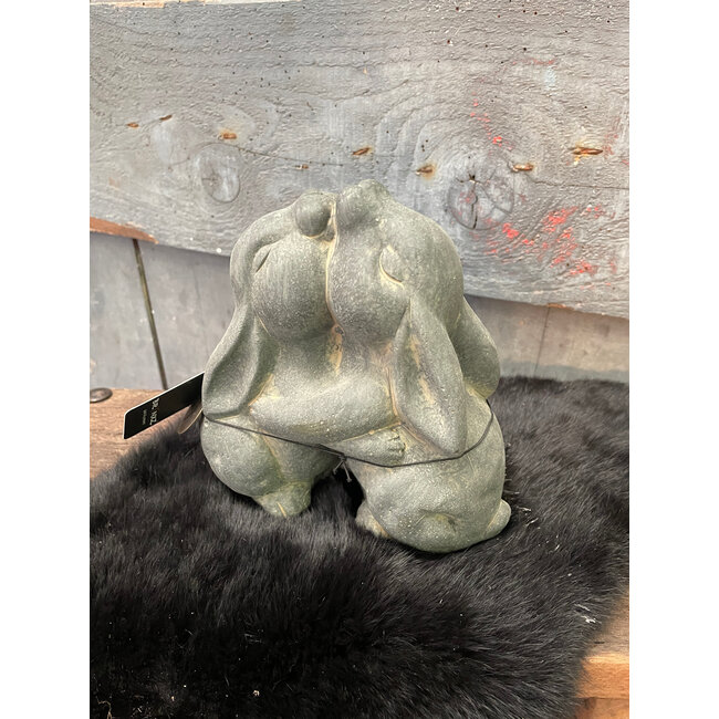 # Rabbits Falls In Love Majestic Vintage D.16 H.16