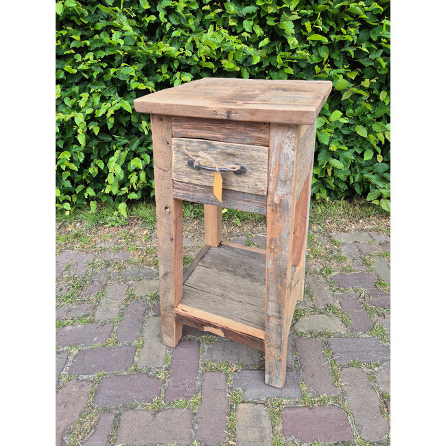 # Truckbodywood bijzetkastje Maren - ca. 37,5 x 76 cm