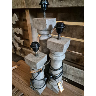 # wordt niet verzonden - Massief houten baluster lampvoet taupe, maat L - ca. 10 x 10 x 59 (68cm incl. fitting)